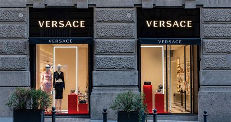 negozi scarpe versace napoli|Versace Napoli Boutique .